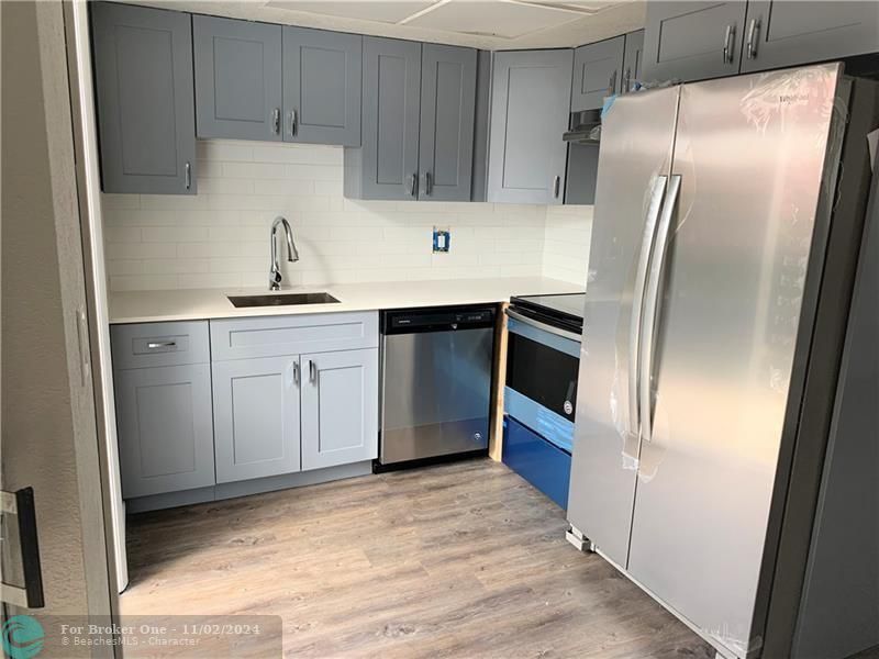 Active With Contract: $1,595 (1 beds, 1 baths, 3916 Square Feet)