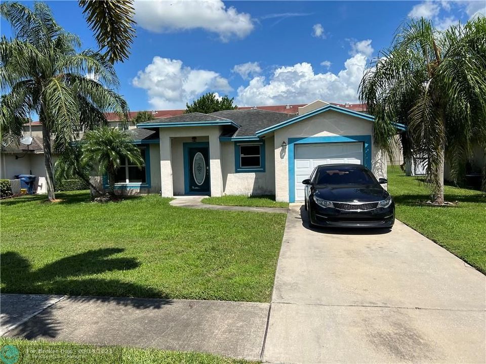 Recently Sold: $205,000 (4 beds, 2 baths, 1466 Square Feet)