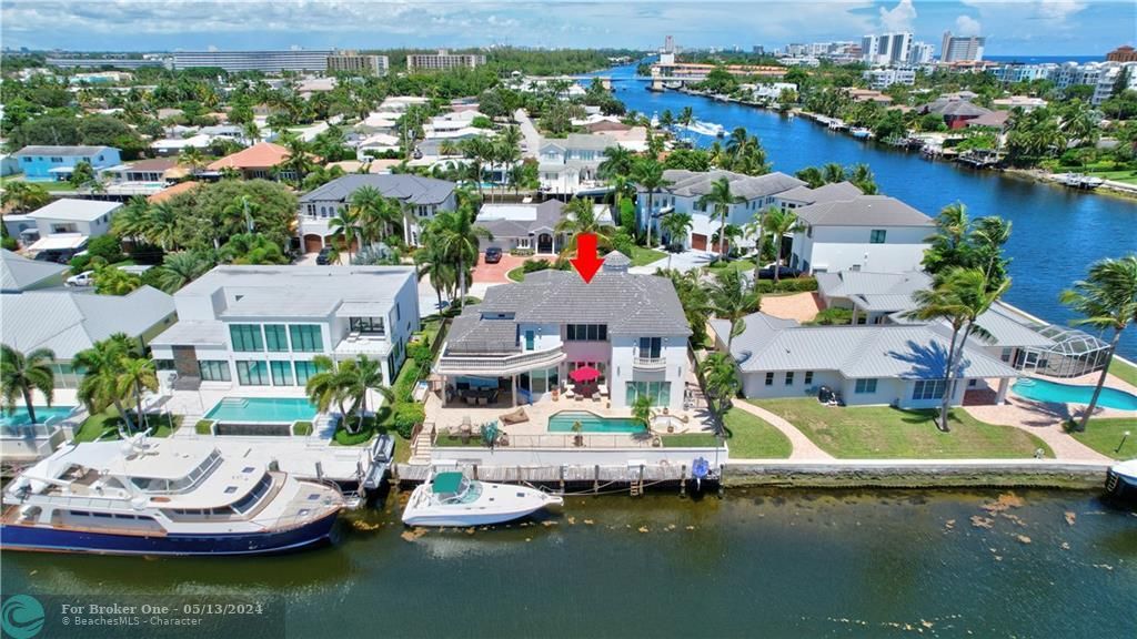 Recently Sold: $2,499,000 (5 beds, 6 baths, 3324 Square Feet)