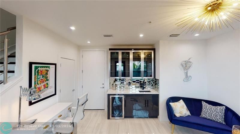 Active With Contract: $799,990 (2 beds, 2 baths, 1704 Square Feet)