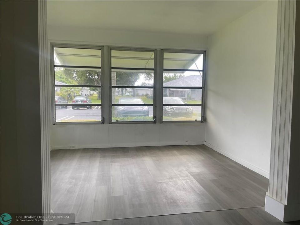 Recently Sold: $255,000 (2 beds, 2 baths, 1070 Square Feet)