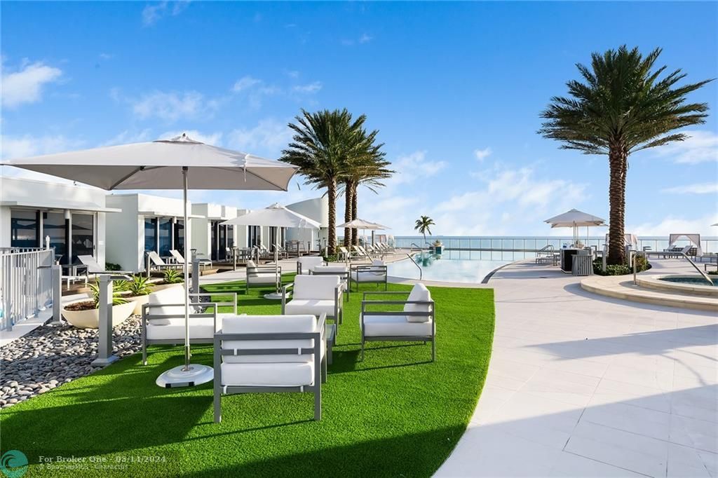Recently Sold: $4,075,000 (4 beds, 4 baths, 3204 Square Feet)