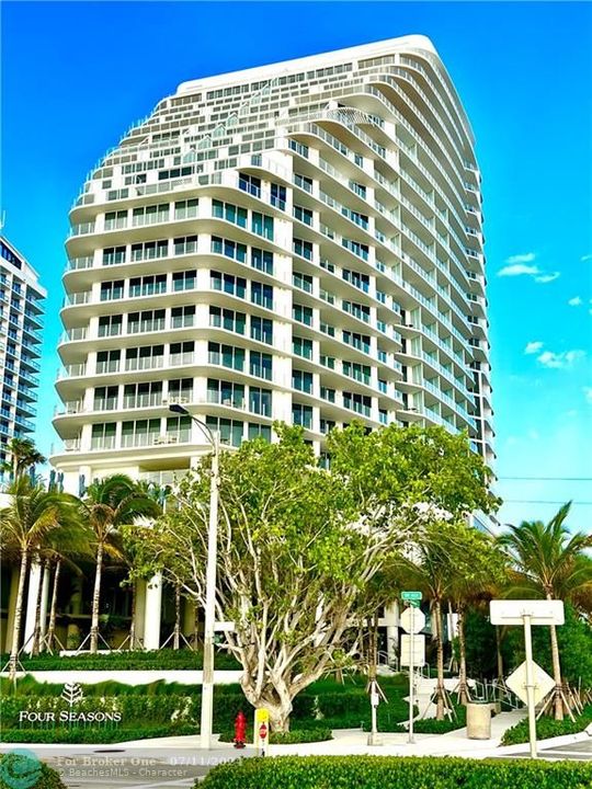 Recently Sold: $4,700,000 (2 beds, 2 baths, 0 Square Feet)