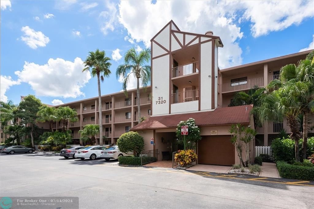 Recently Sold: $229,000 (2 beds, 2 baths, 1220 Square Feet)