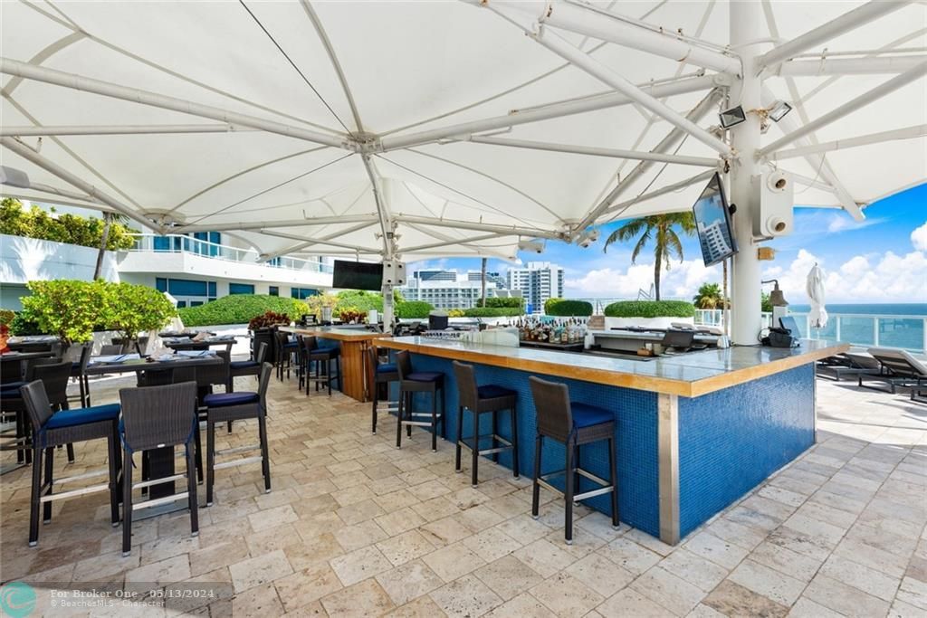 Recently Sold: $2,775,000 (2 beds, 2 baths, 1836 Square Feet)