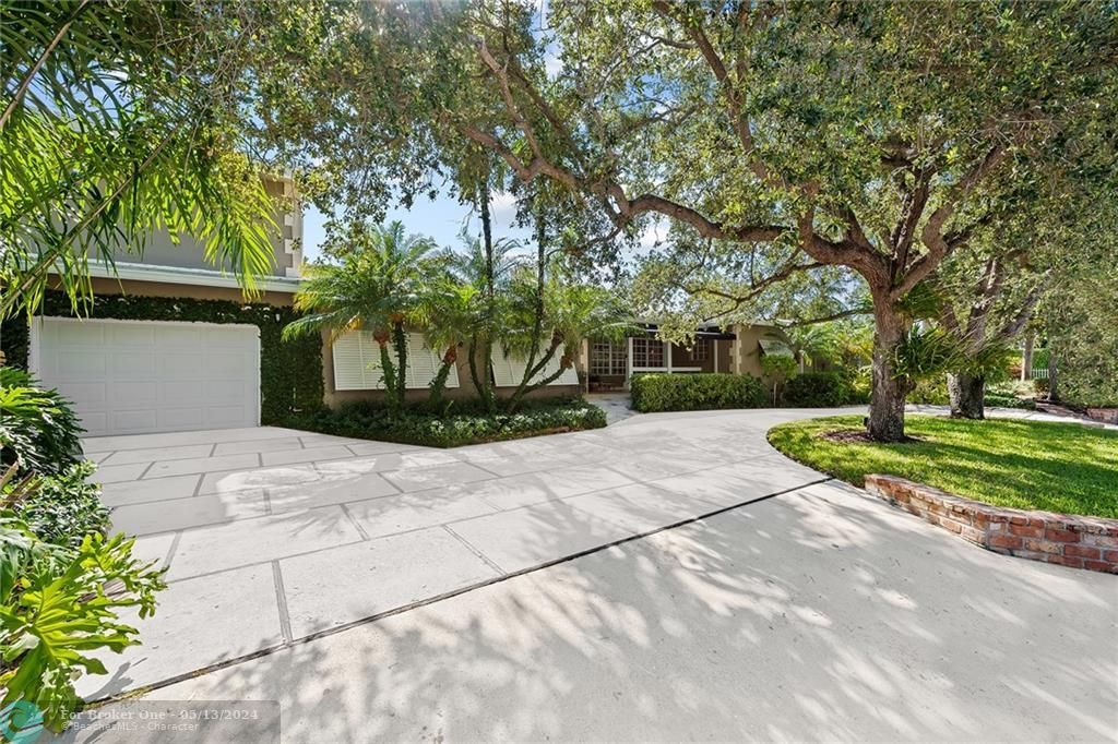 Recently Sold: $5,200,000 (4 beds, 5 baths, 4538 Square Feet)