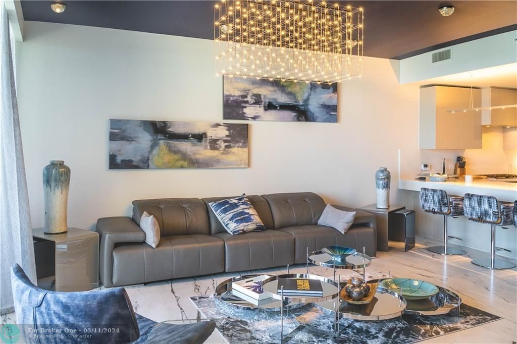 Recently Sold: $2,563,000 (1 beds, 2 baths, 1350 Square Feet)