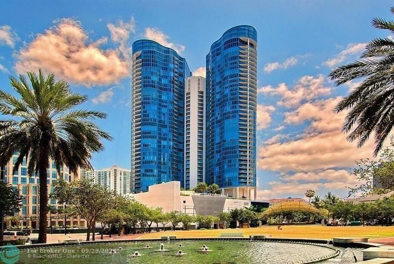 Recently Sold: $1,940,000 (2 beds, 2 baths, 3189 Square Feet)