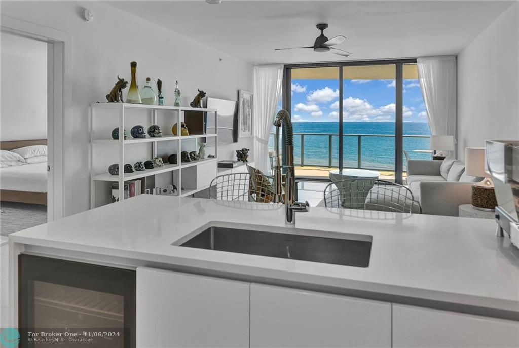 Recently Sold: $2,050,000 (2 beds, 2 baths, 1880 Square Feet)