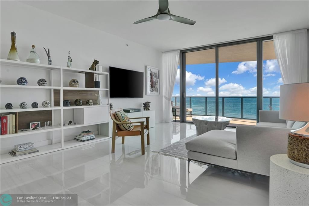 Recently Sold: $2,050,000 (2 beds, 2 baths, 1880 Square Feet)