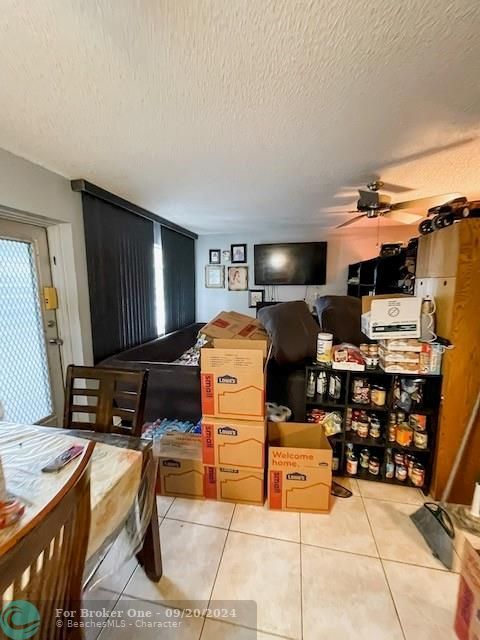 Vendido Recientemente: $74,900 (2 camas, 1 baños, 814 Pies cuadrados)