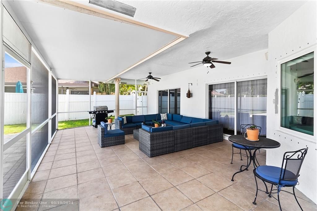 Recently Sold: $749,000 (5 beds, 3 baths, 2387 Square Feet)