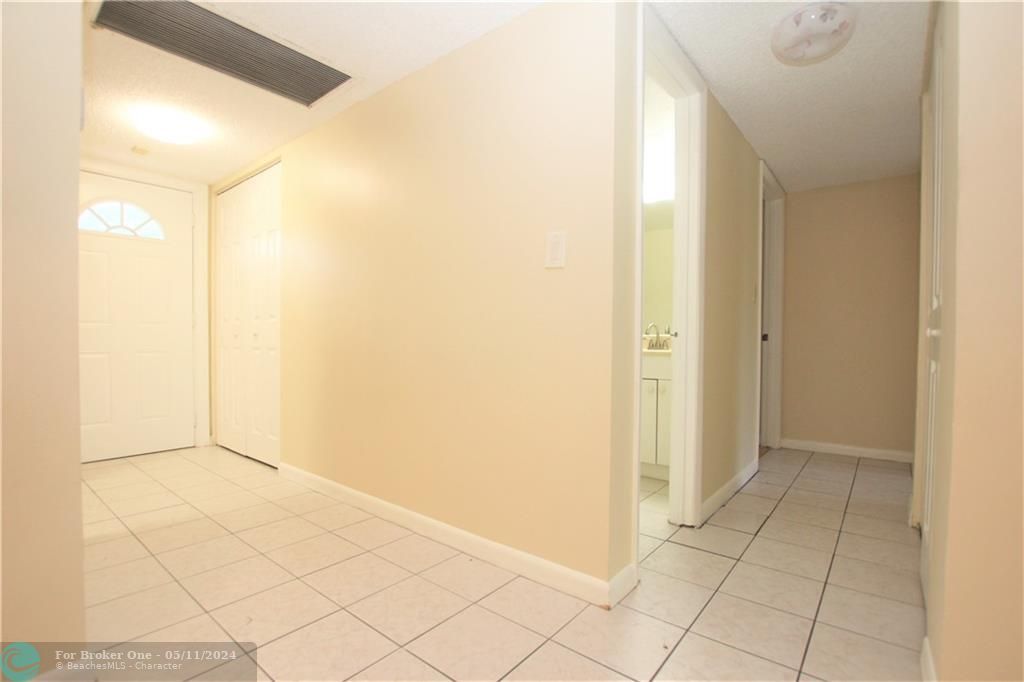 Recently Sold: $240,000 (2 beds, 2 baths, 1000 Square Feet)