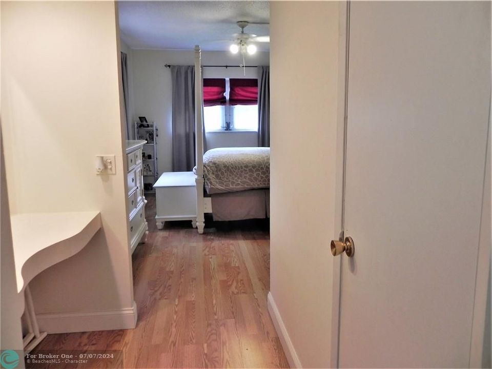 Recently Sold: $141,500 (1 beds, 1 baths, 744 Square Feet)