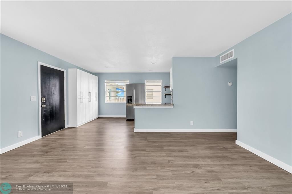 Recently Sold: $205,000 (2 beds, 2 baths, 907 Square Feet)