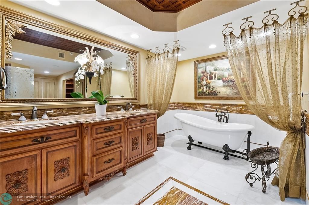 Недавно продано: $1,950,000 (3 спален, 3 ванн, 3488 Квадратных фут)
