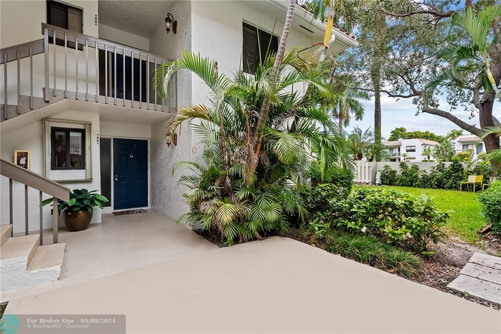 Recently Sold: $399,900 (2 beds, 2 baths, 1152 Square Feet)