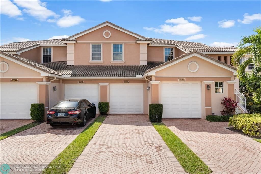 Recently Sold: $360,000 (3 beds, 2 baths, 1550 Square Feet)
