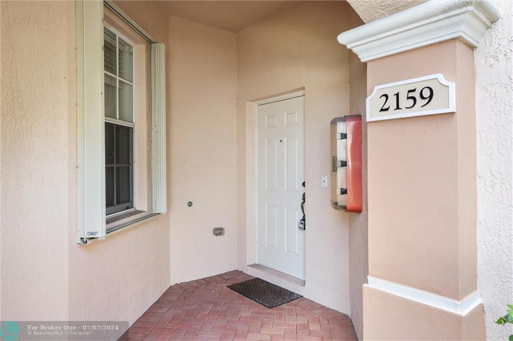 Recently Sold: $360,000 (3 beds, 2 baths, 1550 Square Feet)