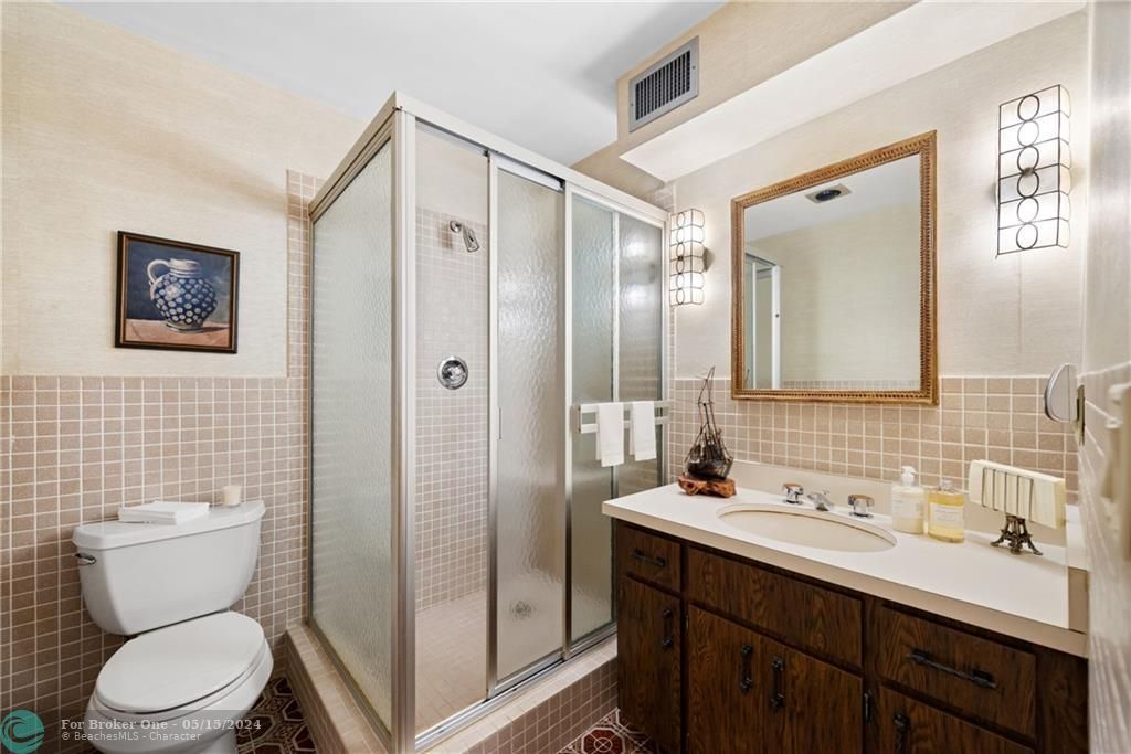 最近售出: $2,995,000 (4 贝兹, 5 浴室, 4133 平方英尺)
