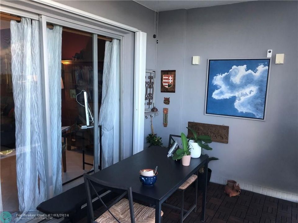 Recently Sold: $199,500 (2 beds, 2 baths, 1132 Square Feet)