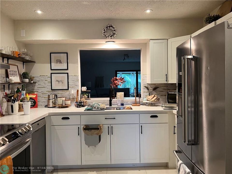 Recently Sold: $279,900 (2 beds, 2 baths, 1407 Square Feet)