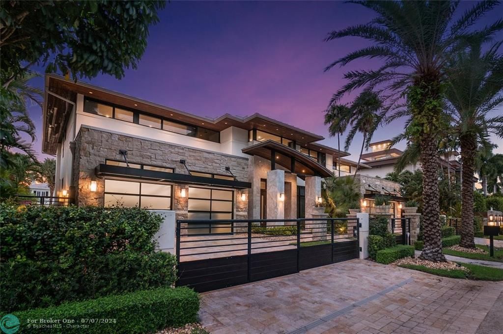 Recently Sold: $8,495,000 (6 beds, 7 baths, 6600 Square Feet)