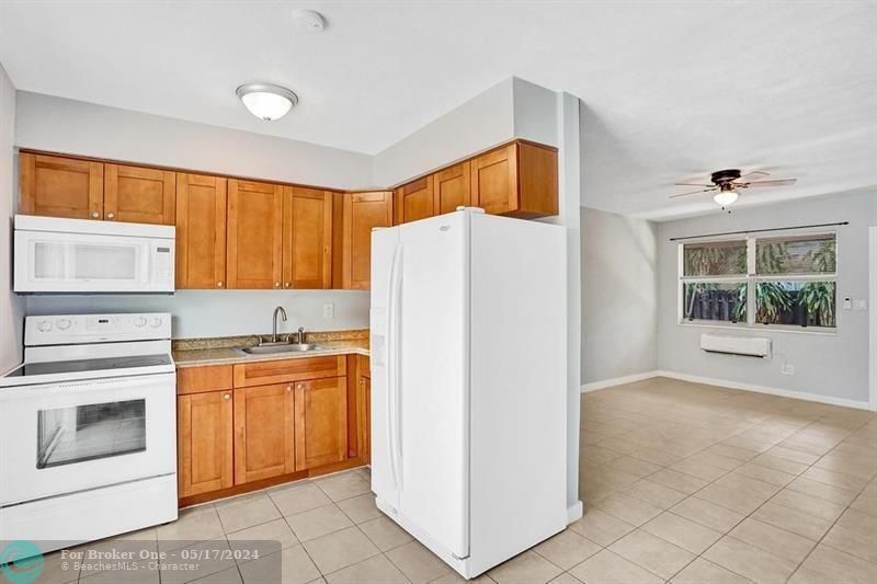 Recently Sold: $1,850 (1 beds, 1 baths, 1412 Square Feet)