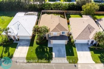 Recently Sold: $560,000 (4 beds, 2 baths, 1999 Square Feet)
