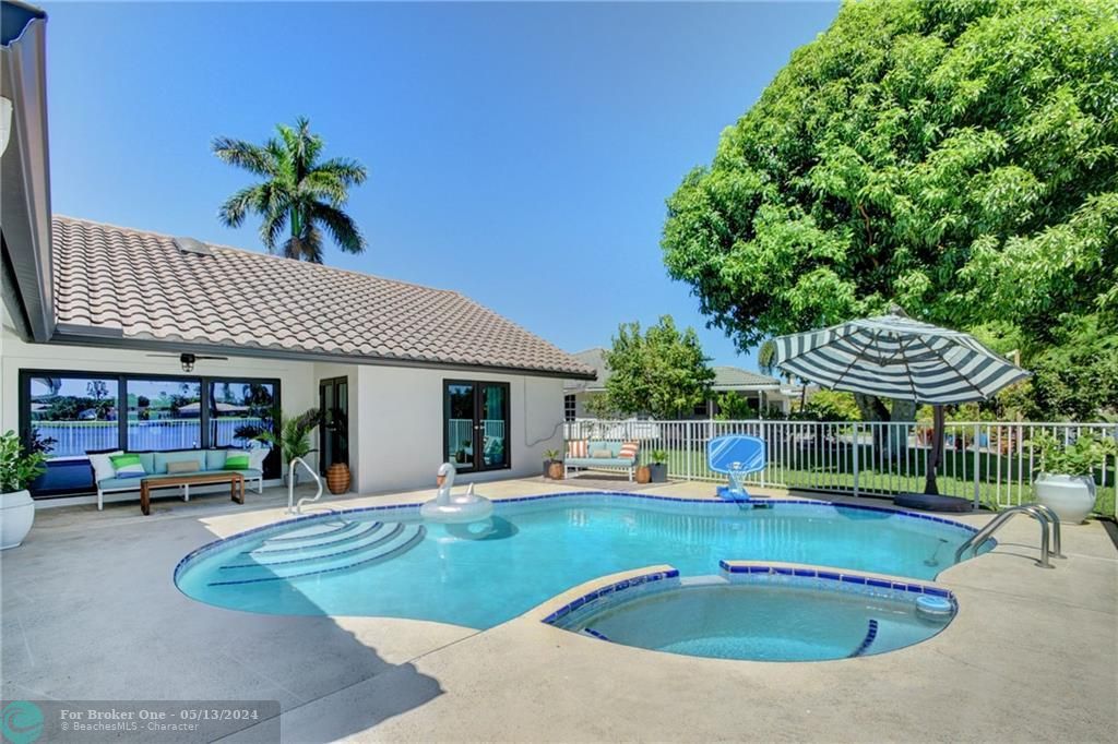 Recently Sold: $895,000 (4 beds, 2 baths, 2213 Square Feet)