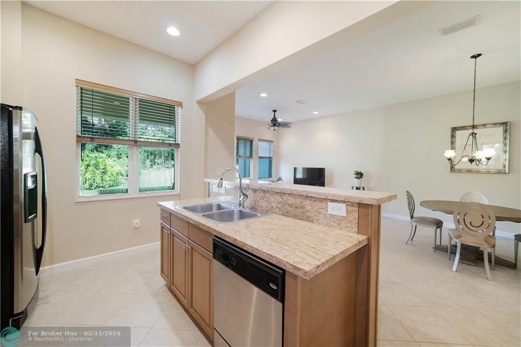 Recently Sold: $549,900 (3 beds, 2 baths, 2118 Square Feet)