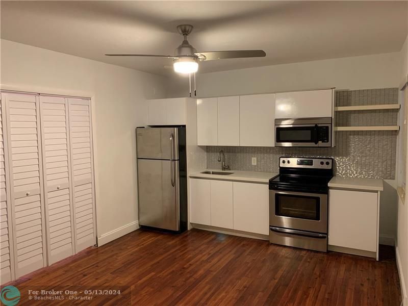 Recently Sold: $225,000 (1 beds, 1 baths, 400 Square Feet)