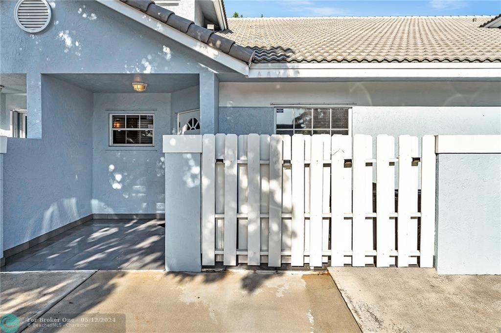Recently Sold: $399,000 (3 beds, 2 baths, 1462 Square Feet)