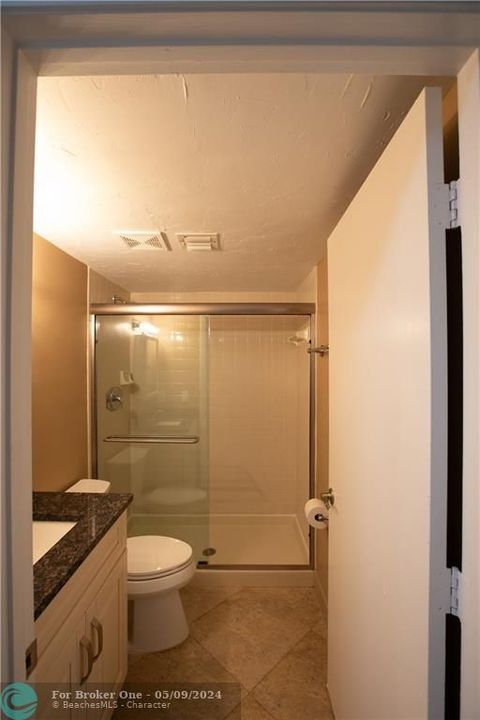 最近售出: $360,000 (3 贝兹, 3 浴室, 1326 平方英尺)