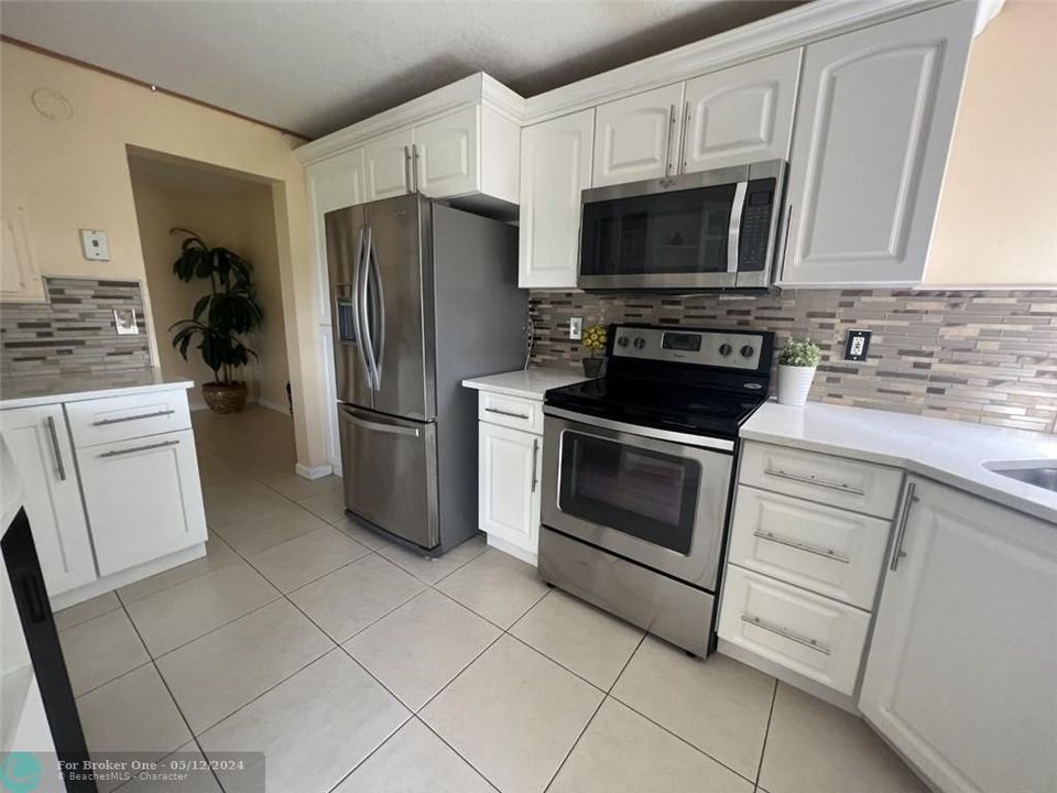 Recently Sold: $180,000 (2 beds, 2 baths, 1090 Square Feet)