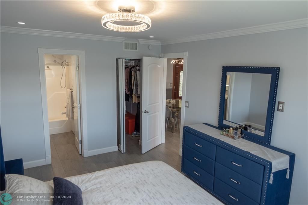 Recently Sold: $210,000 (2 beds, 2 baths, 888 Square Feet)