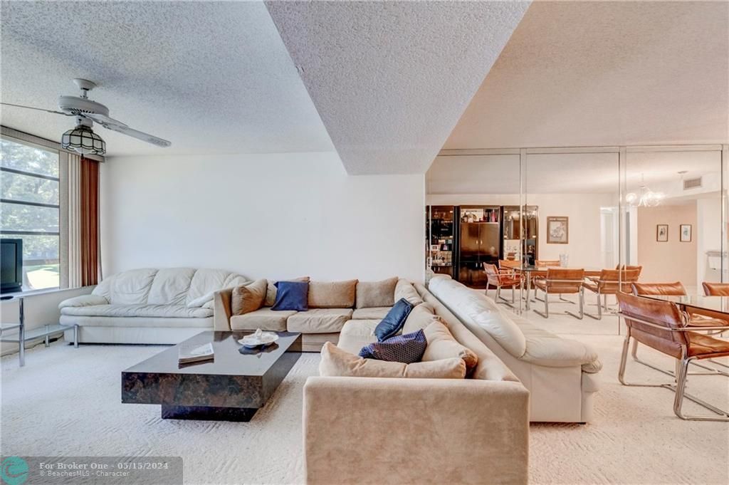 Recently Sold: $249,000 (2 beds, 2 baths, 1352 Square Feet)