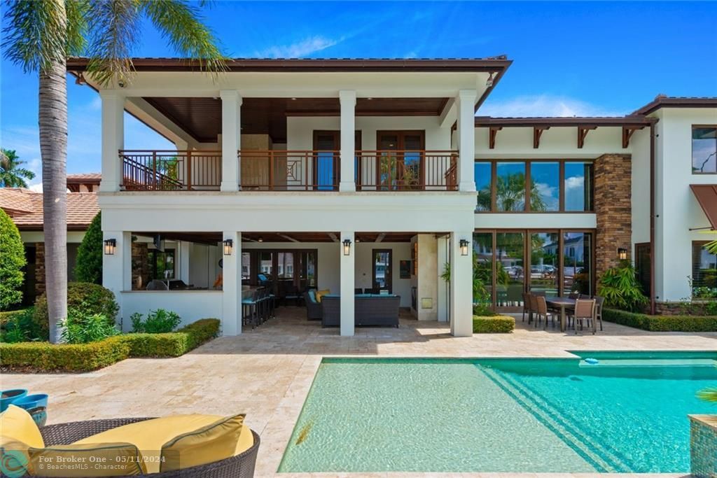Recently Sold: $12,995,000 (6 beds, 5 baths, 6888 Square Feet)