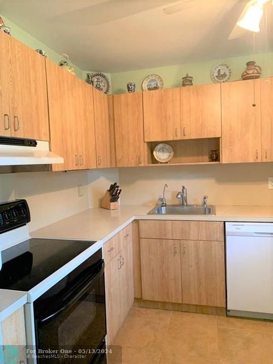 Recently Sold: $187,000 (2 beds, 2 baths, 920 Square Feet)