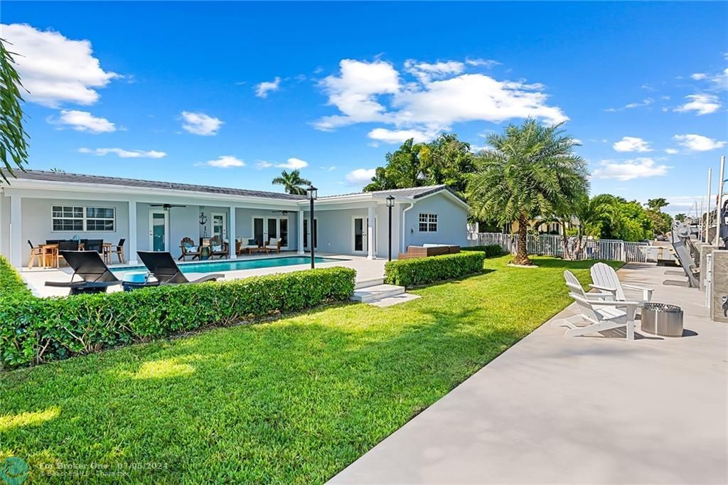 Recently Sold: $2,150,000 (4 beds, 3 baths, 2364 Square Feet)