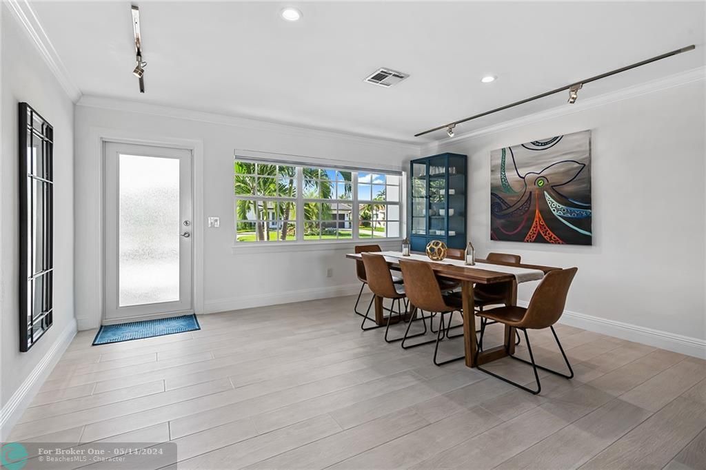 Recently Sold: $2,150,000 (4 beds, 3 baths, 2364 Square Feet)