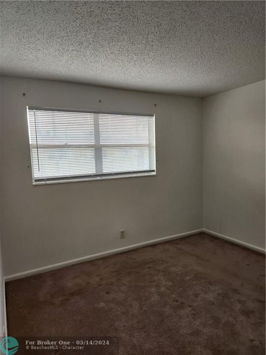 Recently Sold: $179,900 (2 beds, 1 baths, 882 Square Feet)