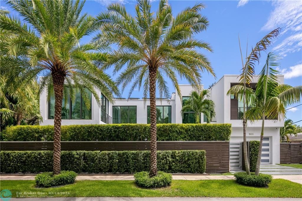 Recently Sold: $3,349,000 (4 beds, 4 baths, 3606 Square Feet)