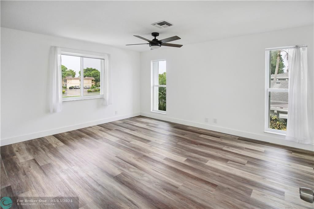 Recently Sold: $250,000 (2 beds, 2 baths, 1167 Square Feet)