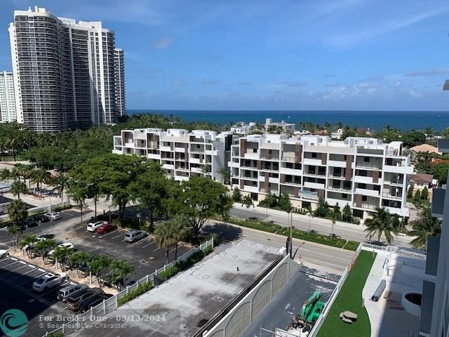 Recently Sold: $360,000 (1 beds, 1 baths, 935 Square Feet)