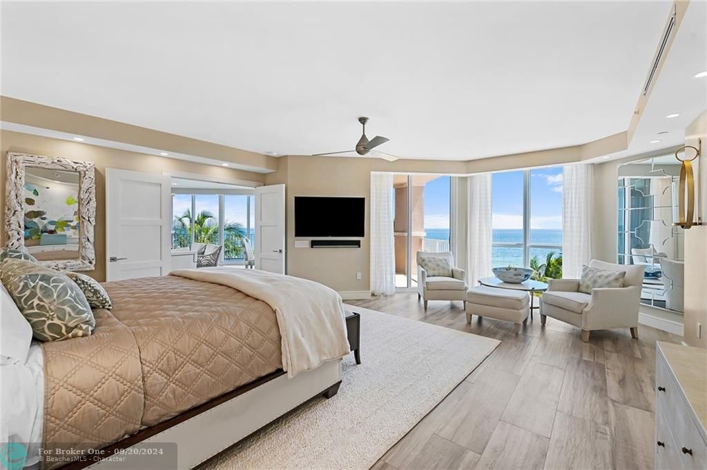 Recently Sold: $3,350,000 (3 beds, 3 baths, 4003 Square Feet)