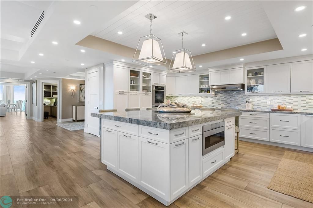 Recently Sold: $3,350,000 (3 beds, 3 baths, 4003 Square Feet)