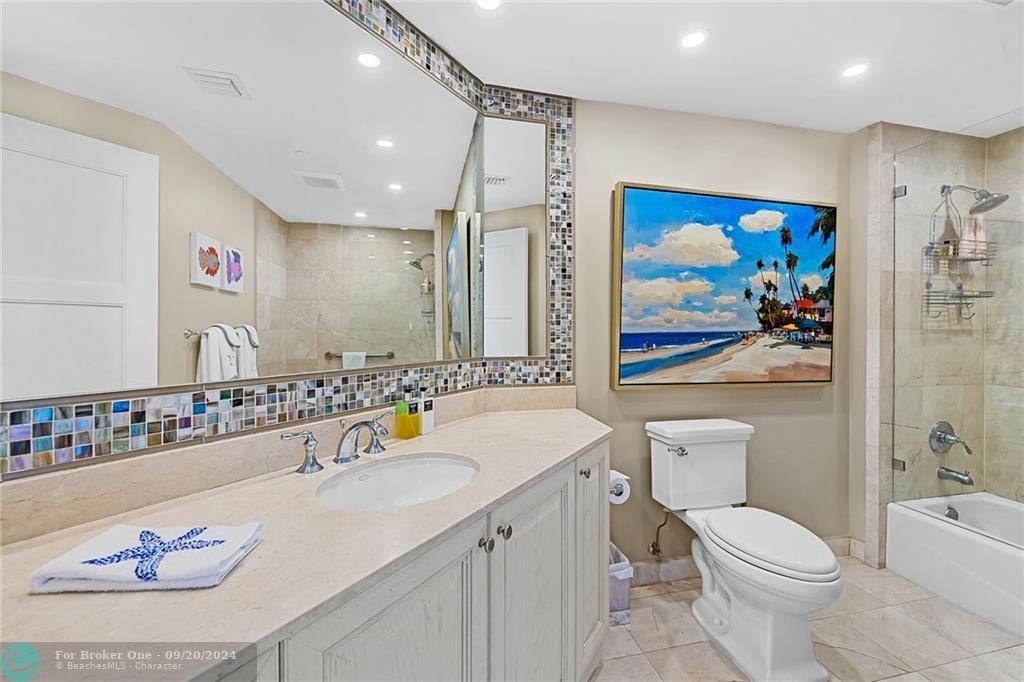 Recently Sold: $3,350,000 (3 beds, 3 baths, 4003 Square Feet)