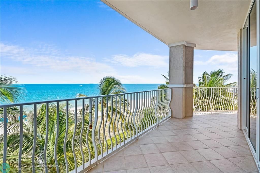 Recently Sold: $3,350,000 (3 beds, 3 baths, 4003 Square Feet)