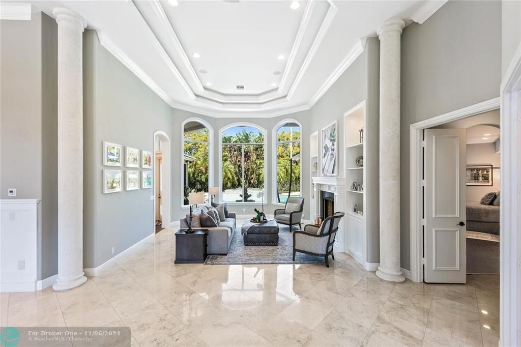 Recently Sold: $2,500,000 (5 beds, 4 baths, 4938 Square Feet)